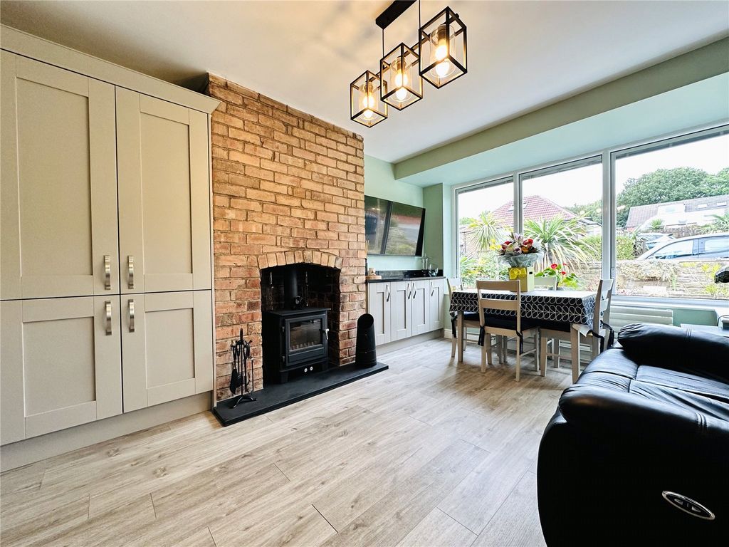 Property photo 2 of 18 Picture No. 21