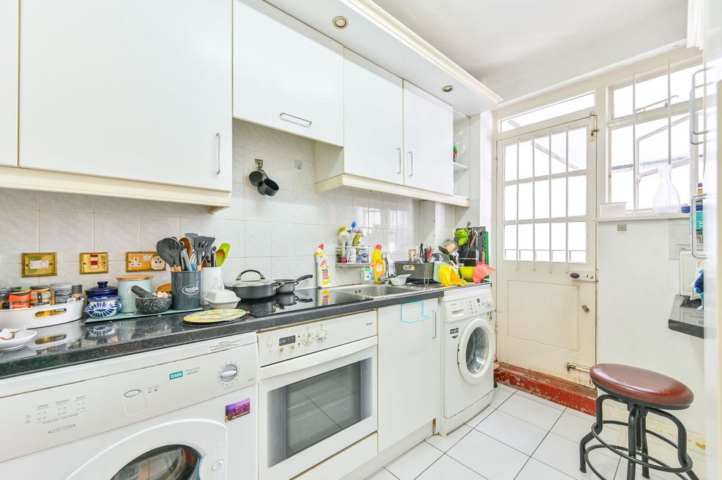 Property photo 3 of 8