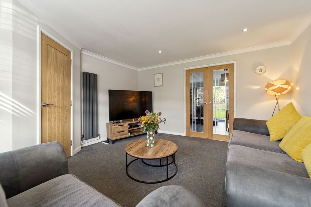 Property photo 2 of 21