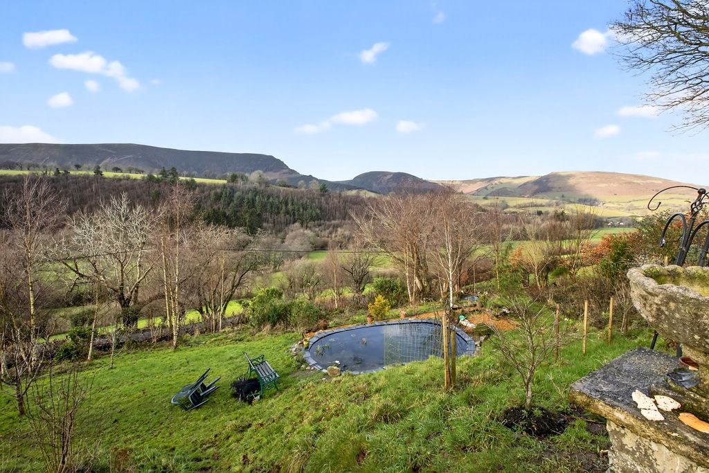 Property photo 2 of 24