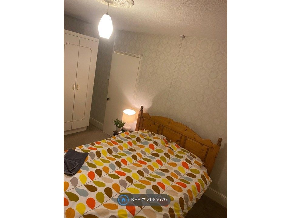 Property photo 2 of 8 Bedroom