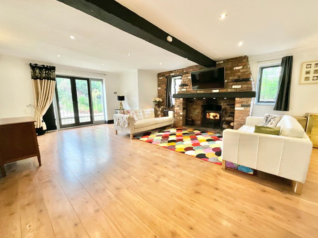 Property photo 2 of 40
