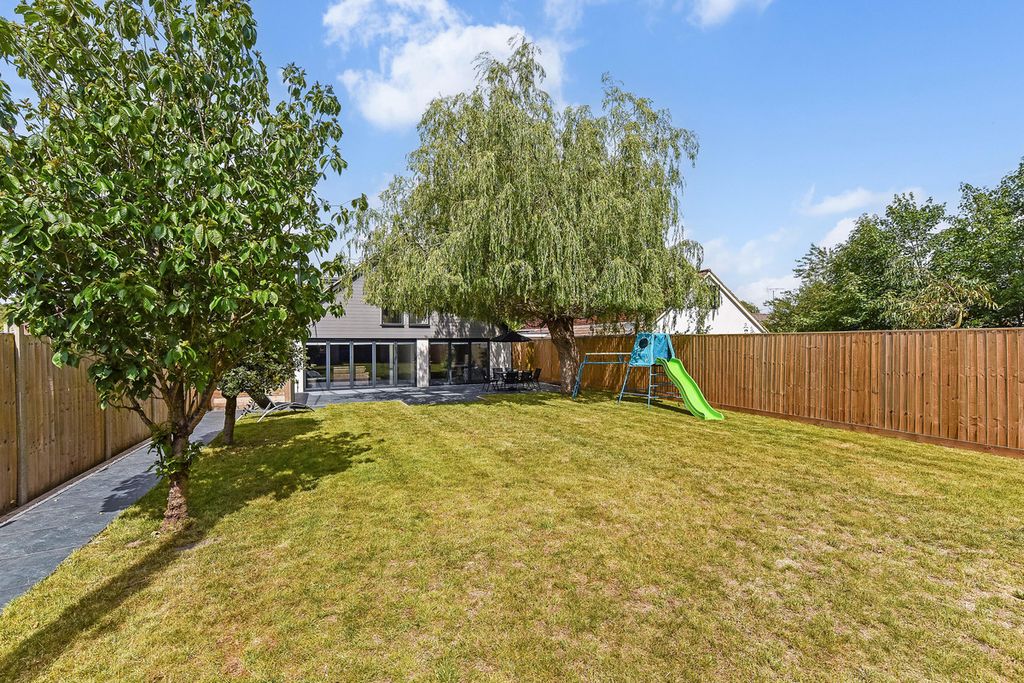 Property photo 3 of 27