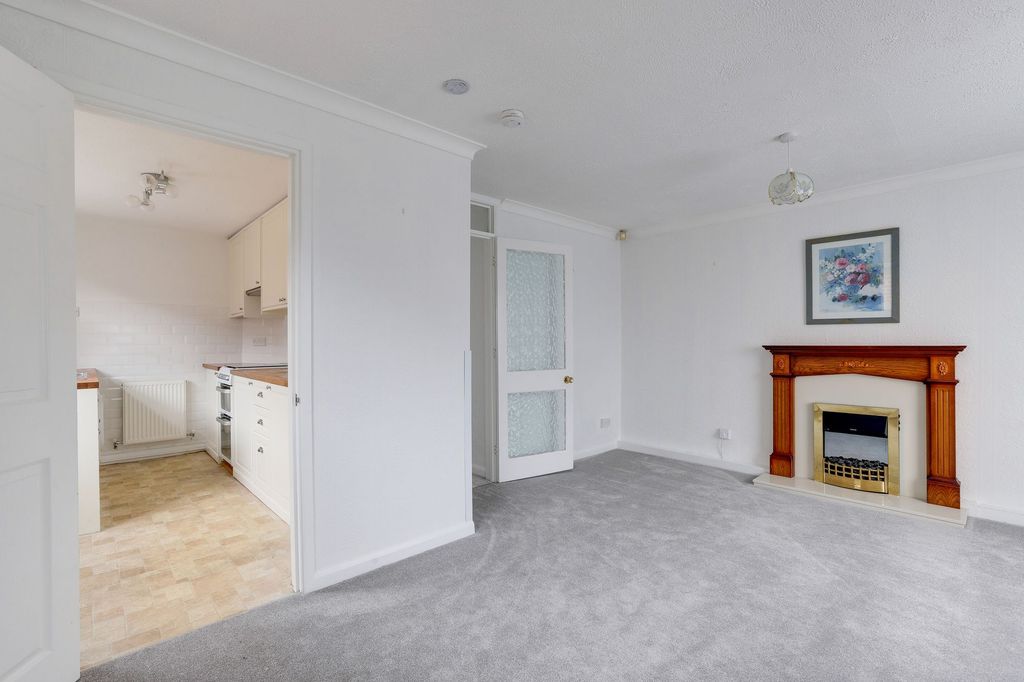 Property photo 3 of 14