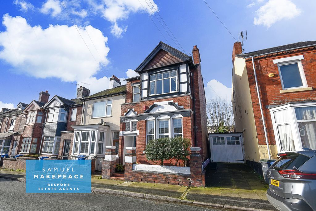 Property photo 1 of 27 Three Bedroom Mature Victorian End Of Terrace
