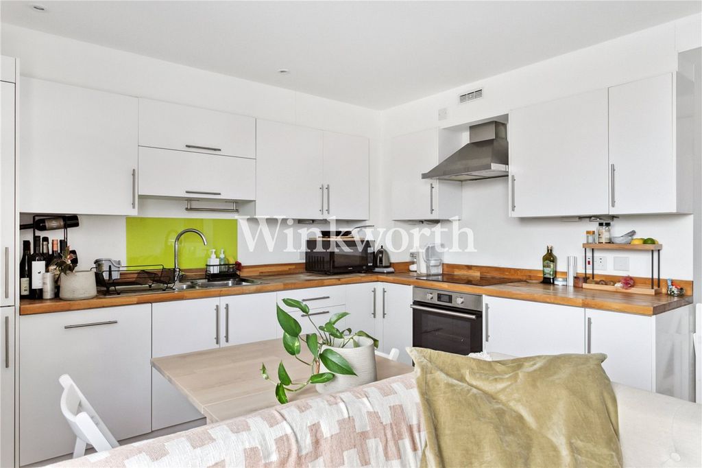 Property photo 2 of 13 Picture No. 17