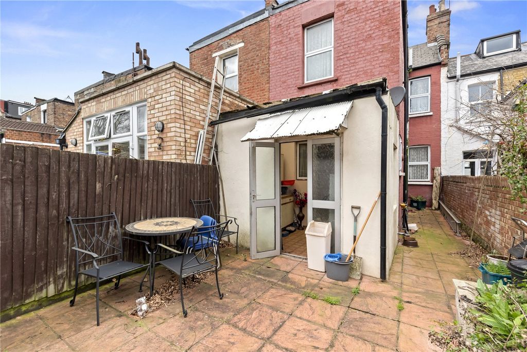 Property photo 2 of 12 Picture No. 17