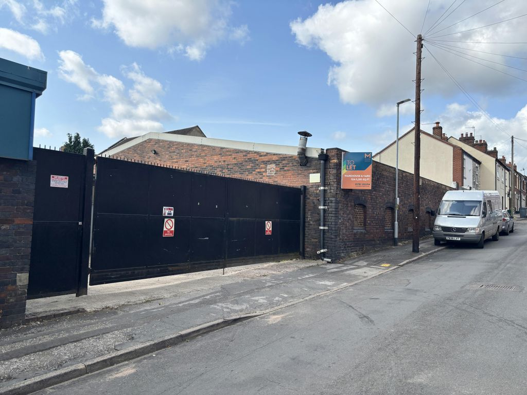 Property photo 2 of 9 Shared Gates To Yard.Jpg