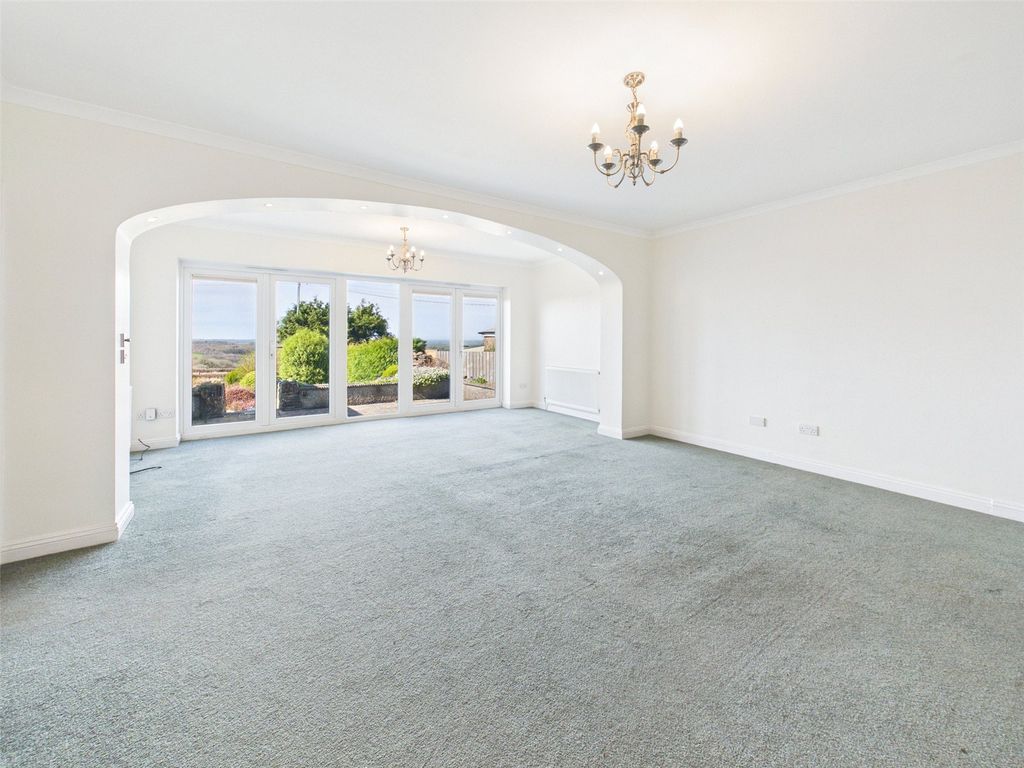 Property photo 2 of 19 Living/Dining Room