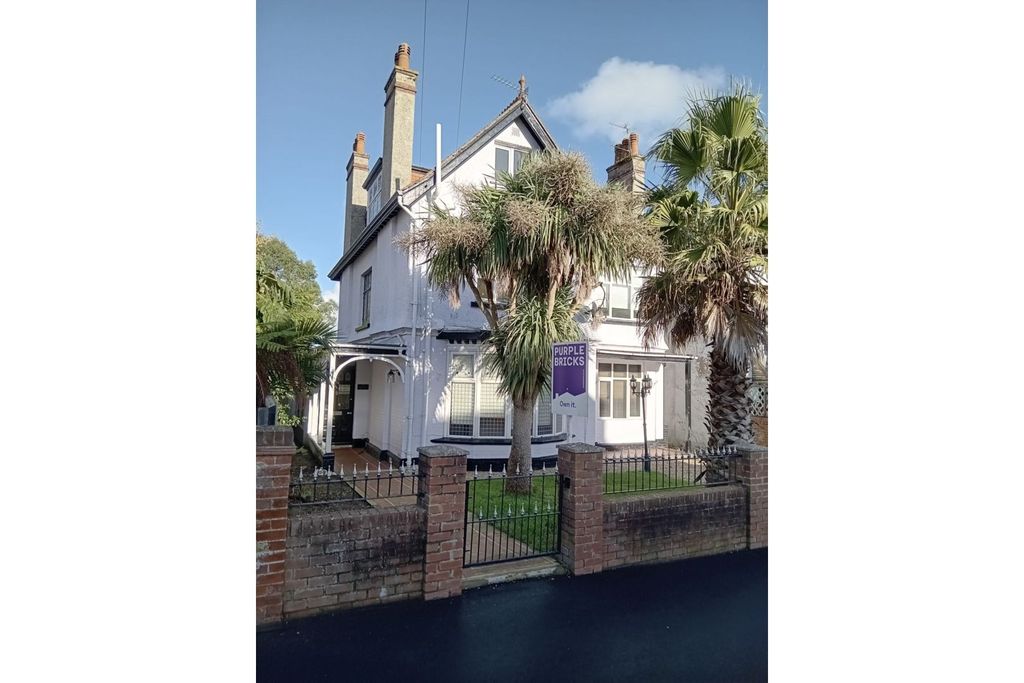 Property photo 1 of 6