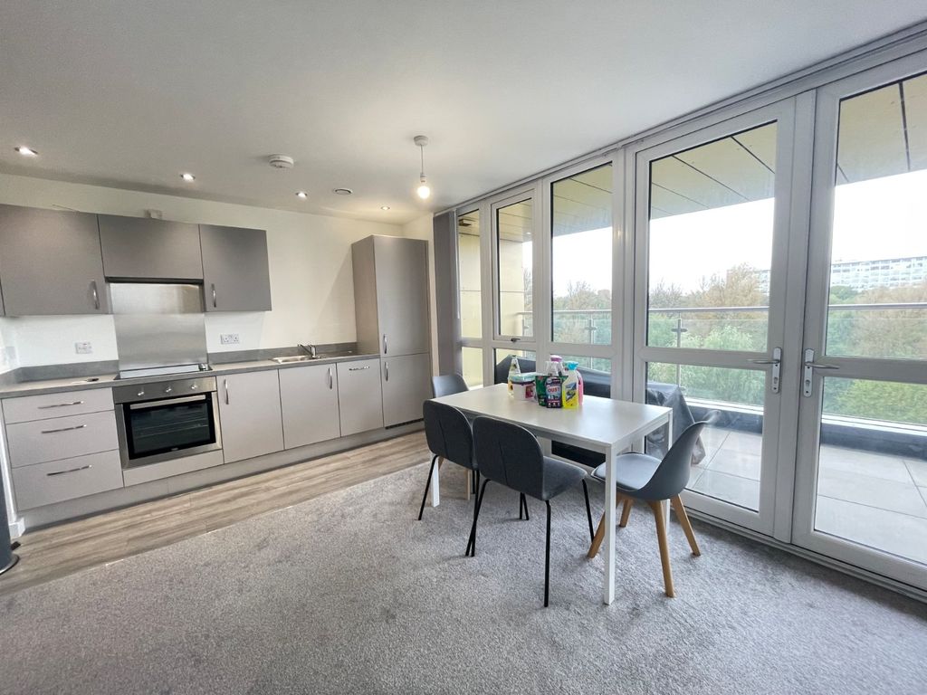 Property photo 3 of 6 Picture No. 14