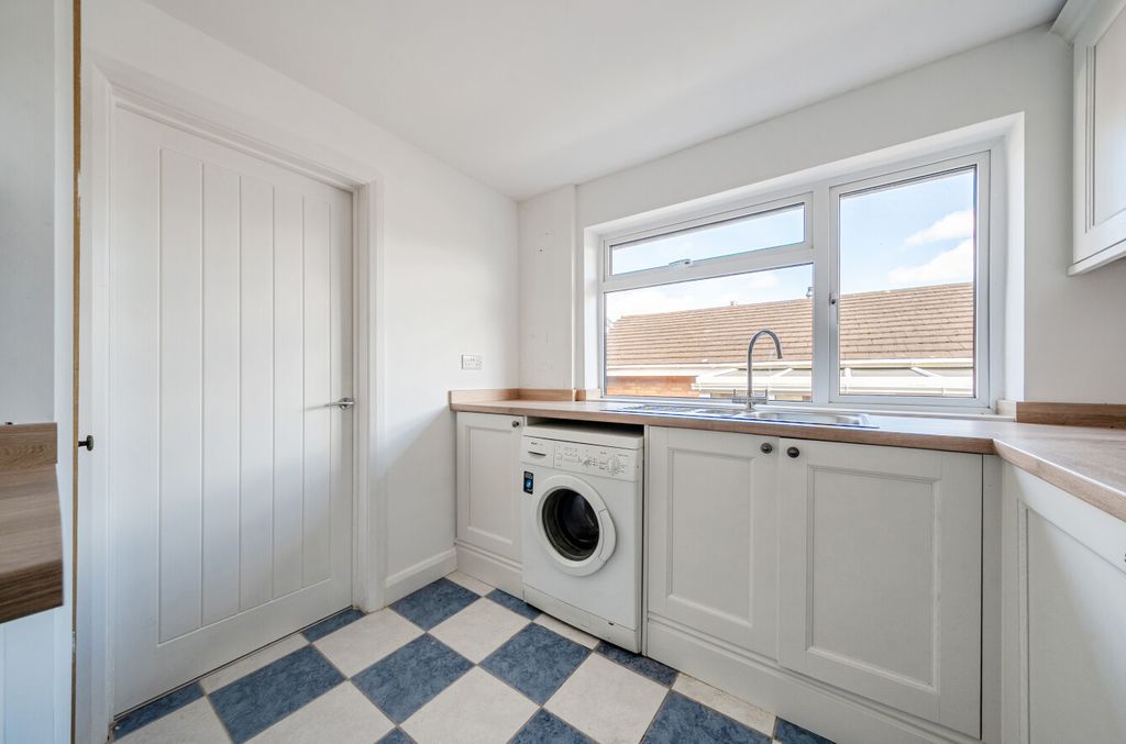 Property photo 3 of 21 1436994-17-69cc22...