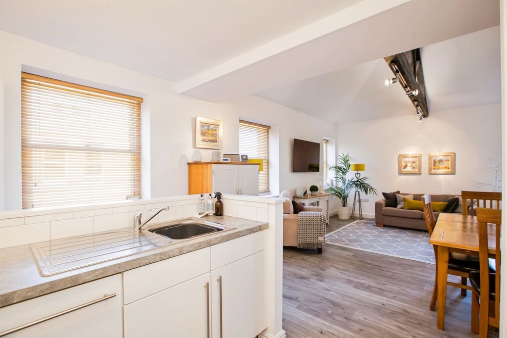 Additional image 7 of 2 bed flat for saleCharlotte Close, Halifax HX1
