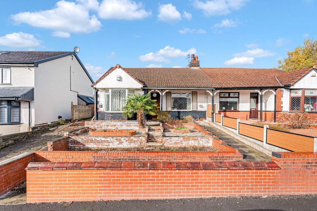 Property photo 1 of 40 4585400