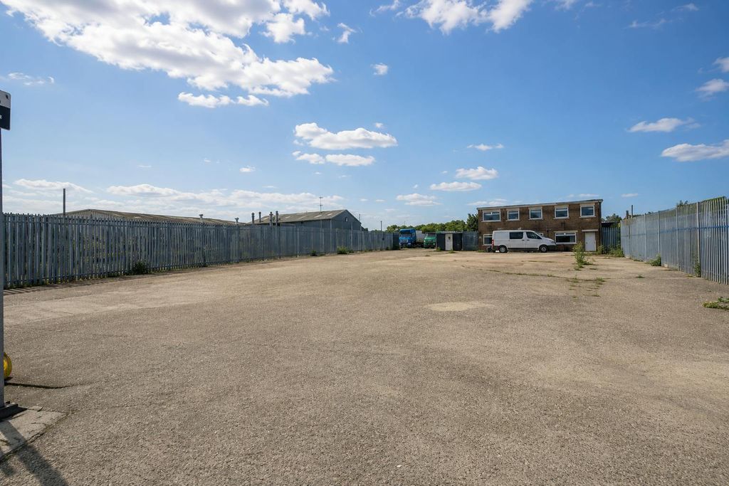 Property photo 2 of 5 c85Eb702-Bfb8-4c23-A170-475B062Dea35.Png