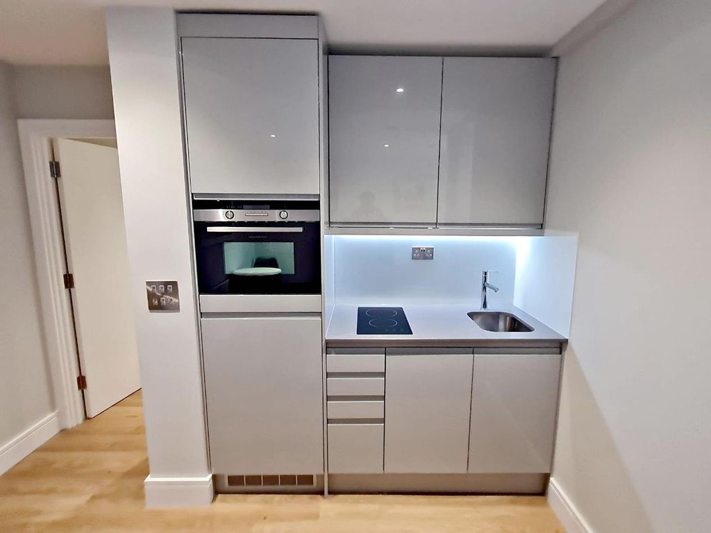 Property photo 2 of 7 Kitchen