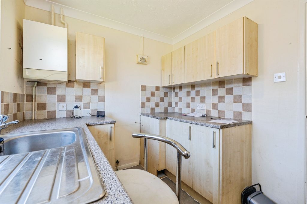 Property photo 3 of 11