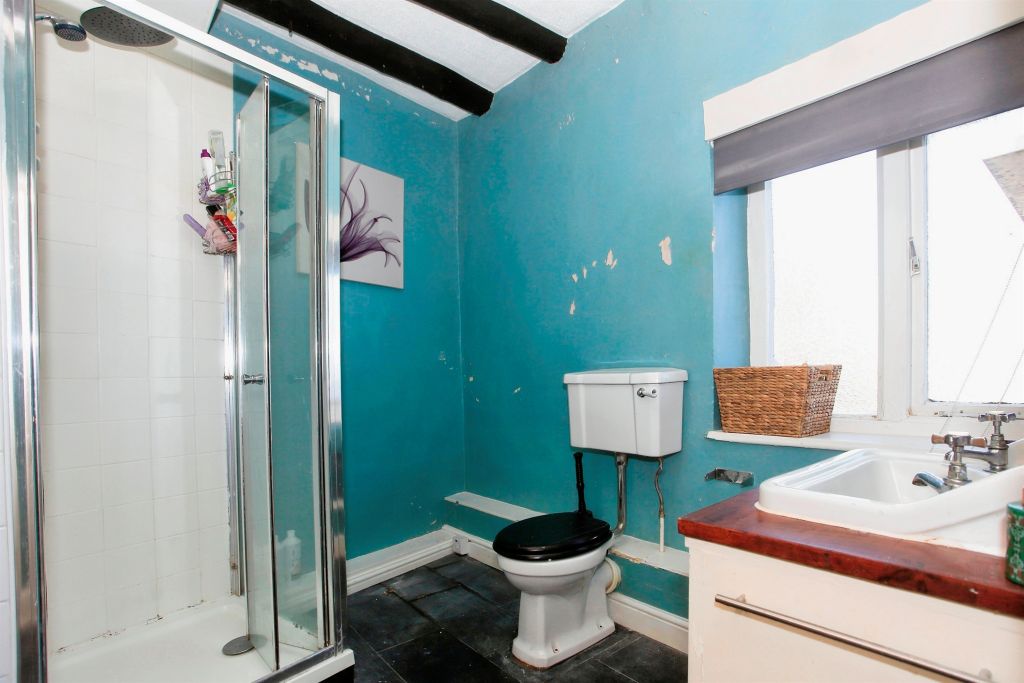 Property photo 3 of 19 Shower Room
