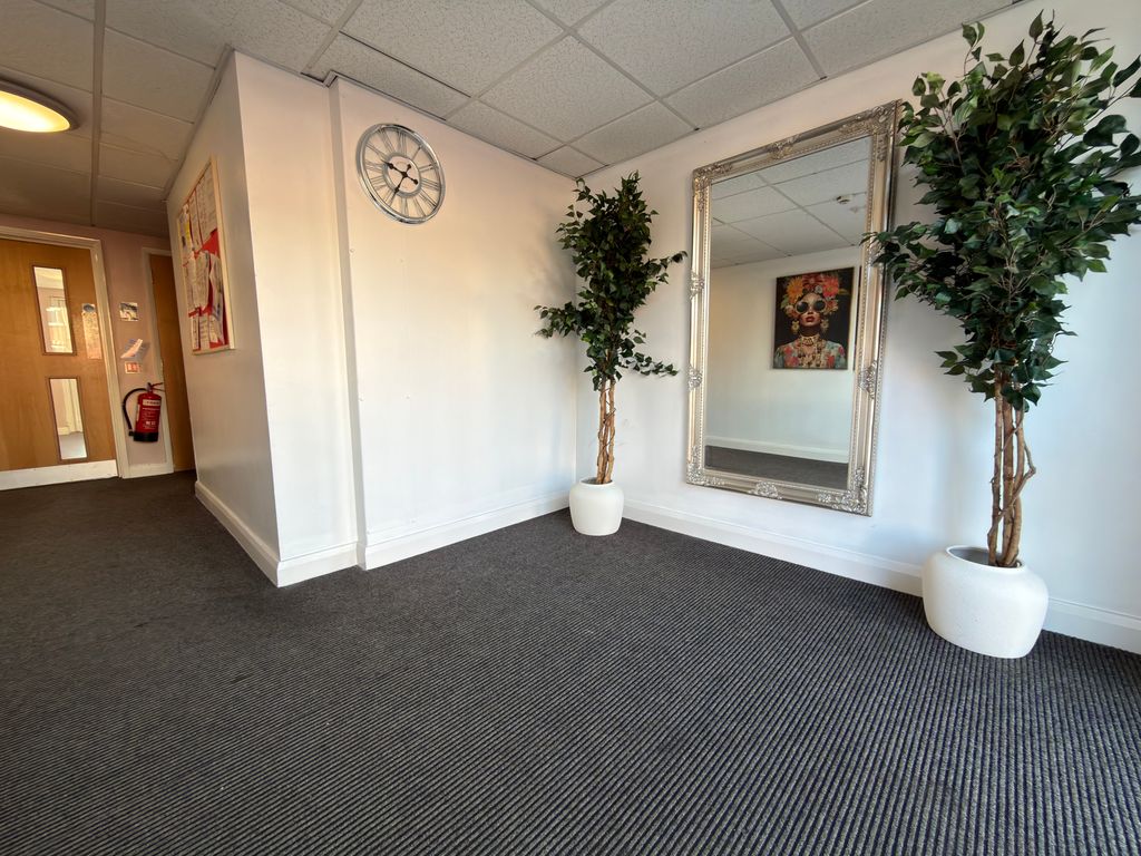 Property photo 2 of 8 Image