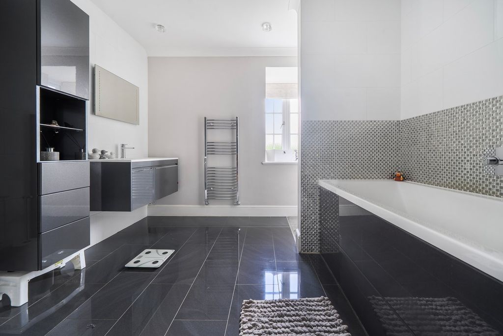 Additional image 12 of 6 bed detached house for saleChurch Road, Westoning MK45