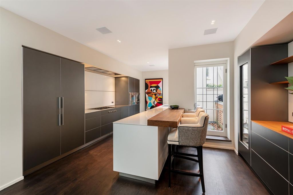 Wilton Place, Knightsbridge SW1X photo 5
