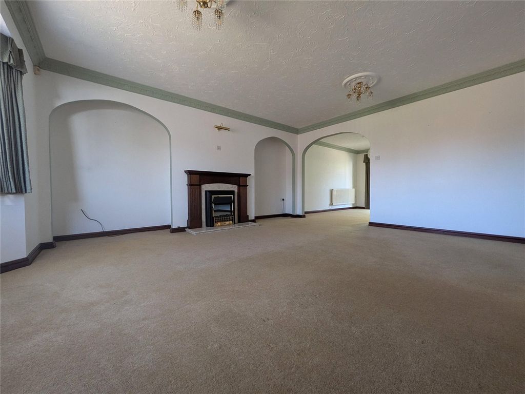 Property photo 3 of 18 Picture No. 13