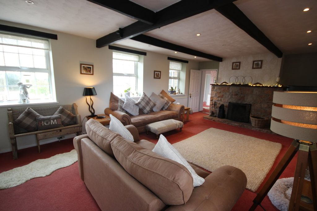 Property photo 3 of 34