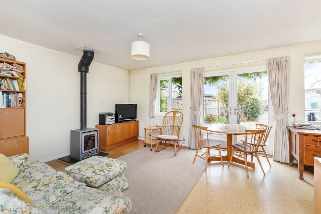 Property photo 2 of 13 5069402