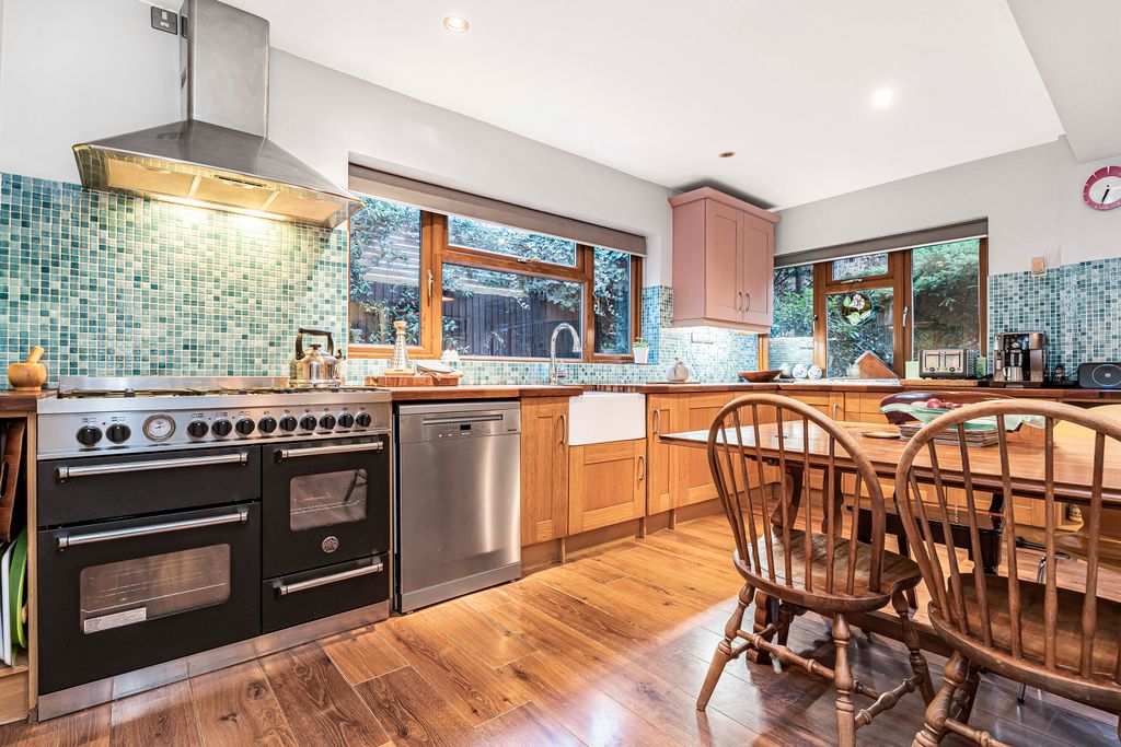 Additional image 10 of 4 bed detached house for saleCastleleigh Court, Enfield EN2