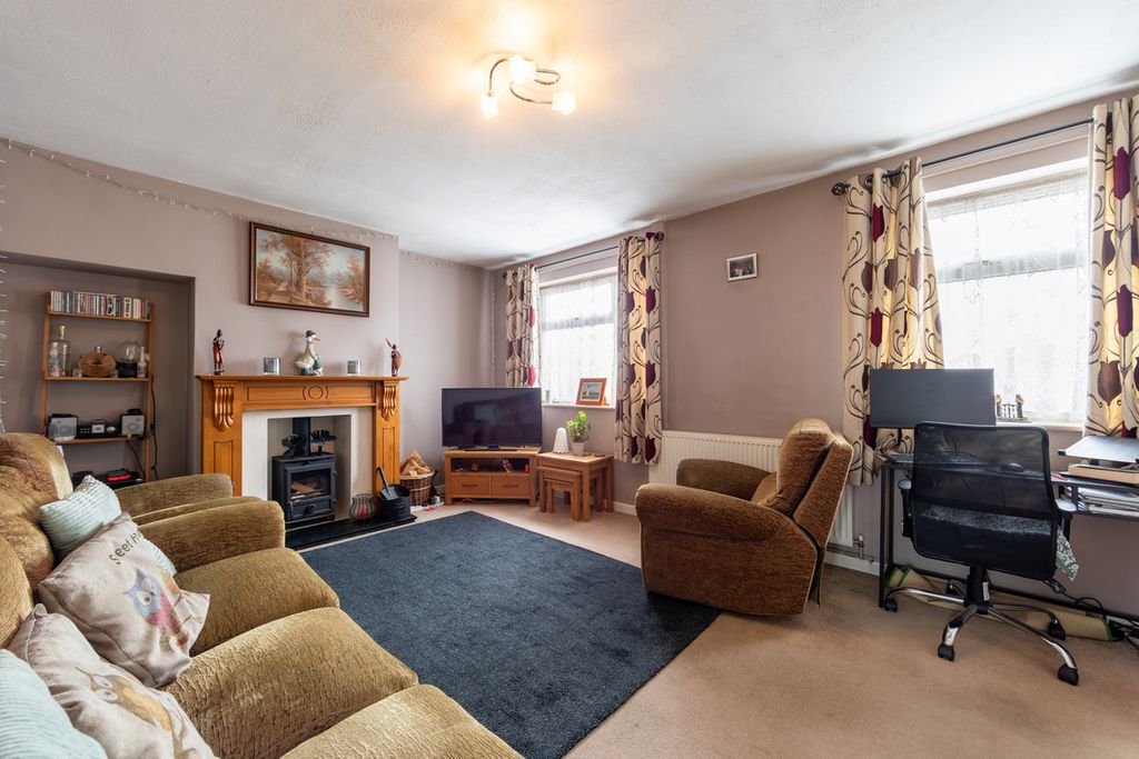 Property photo 3 of 19