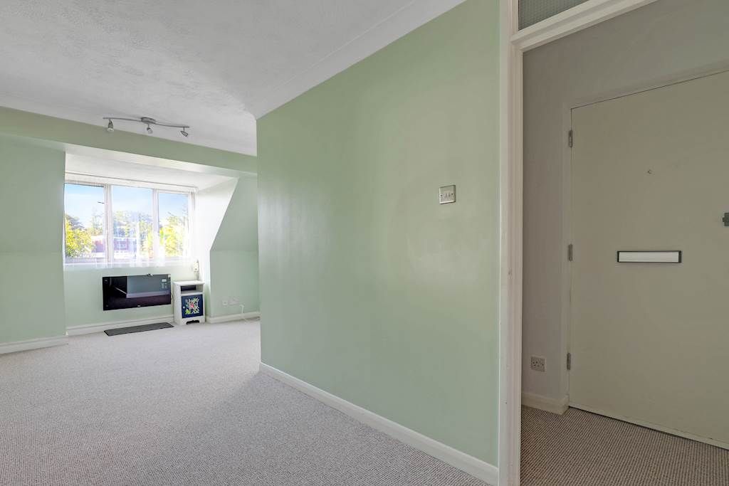 Property photo 2 of 12 12-3Dbfjhhgll - 6 Kestrel House - 11-Small