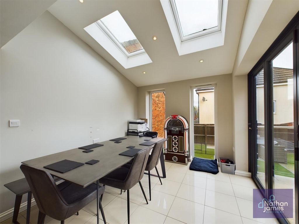 Property photo 3 of 17 Dining Room