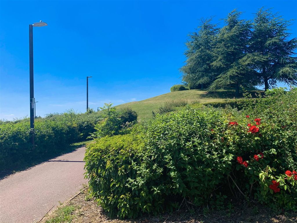 Property photo 3 of 5 Emerson11.Jpg