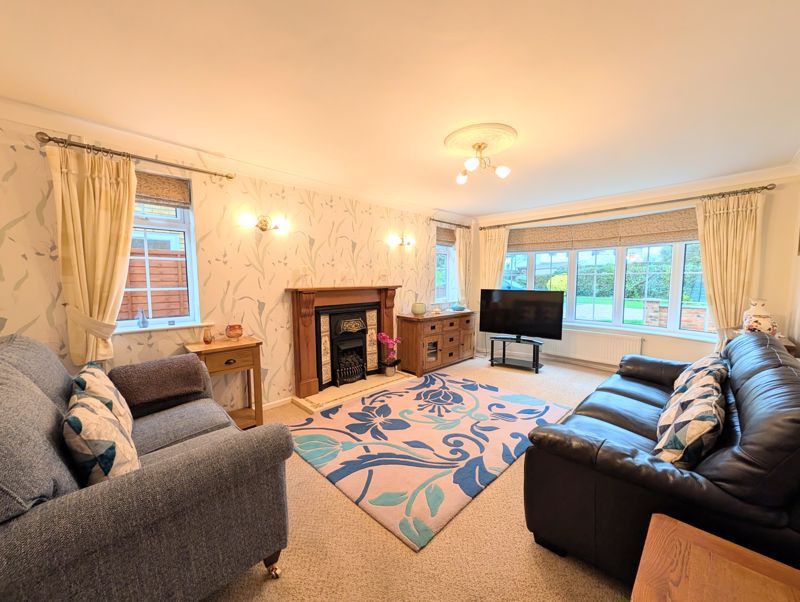 Property photo 2 of 16 Lounge