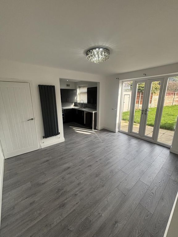 Property photo 3 of 18 Dining Room