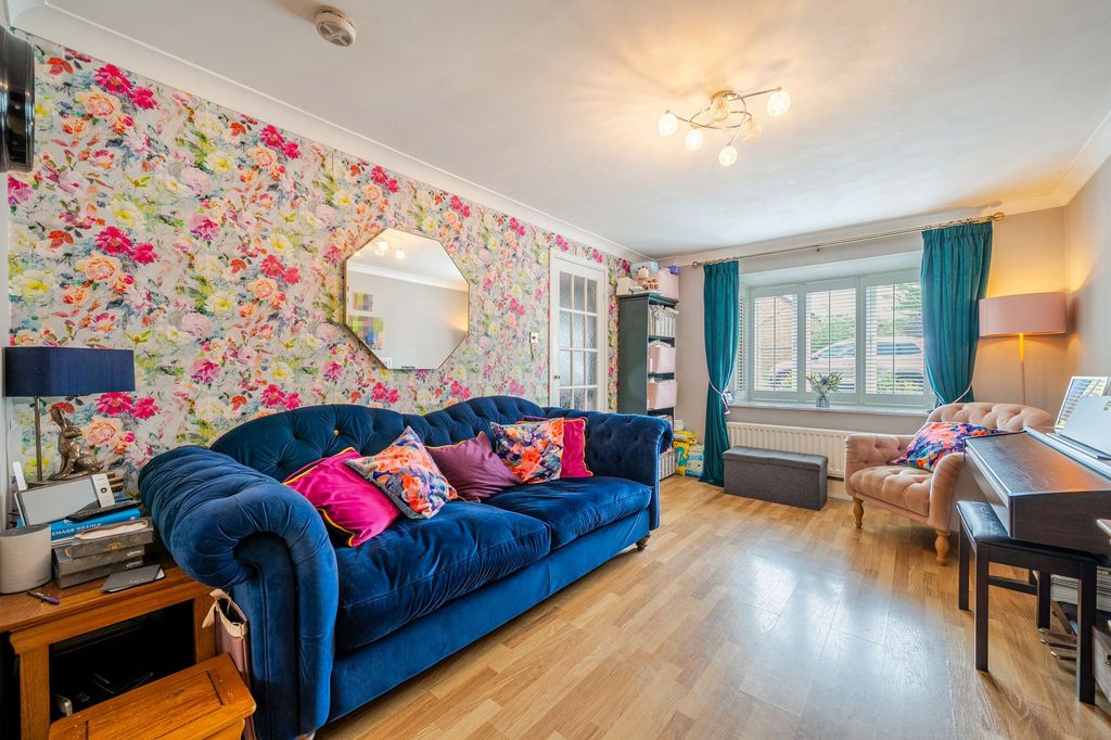 Property photo 2 of 16