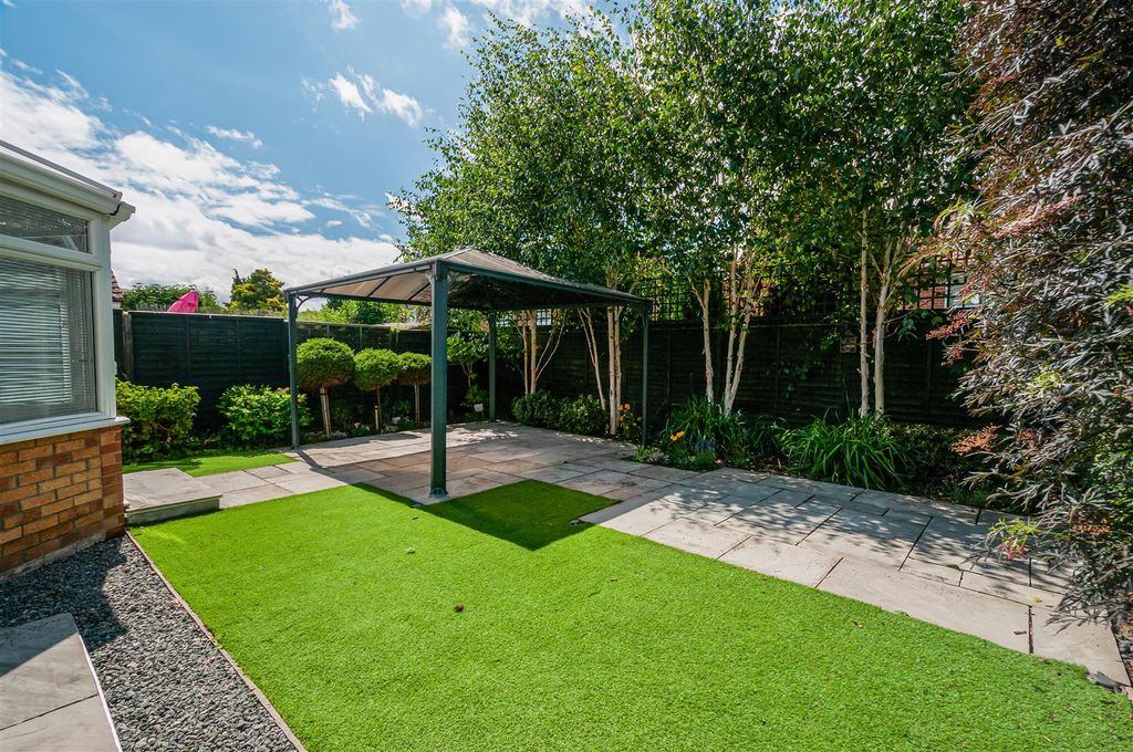 Property photo 3 of 33 19 Wintringham1.Jpg