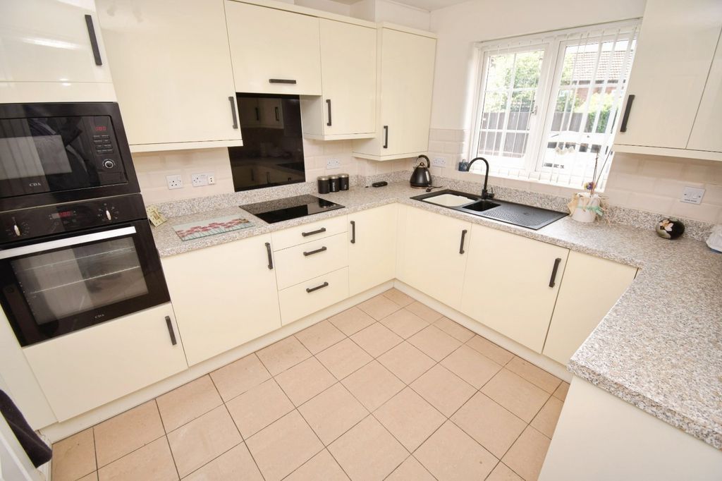 Property photo 2 of 15 Kitchen