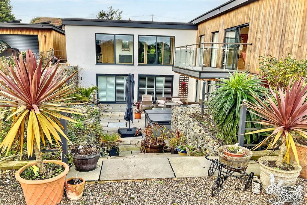 Property photo 1 of 58 (Main)