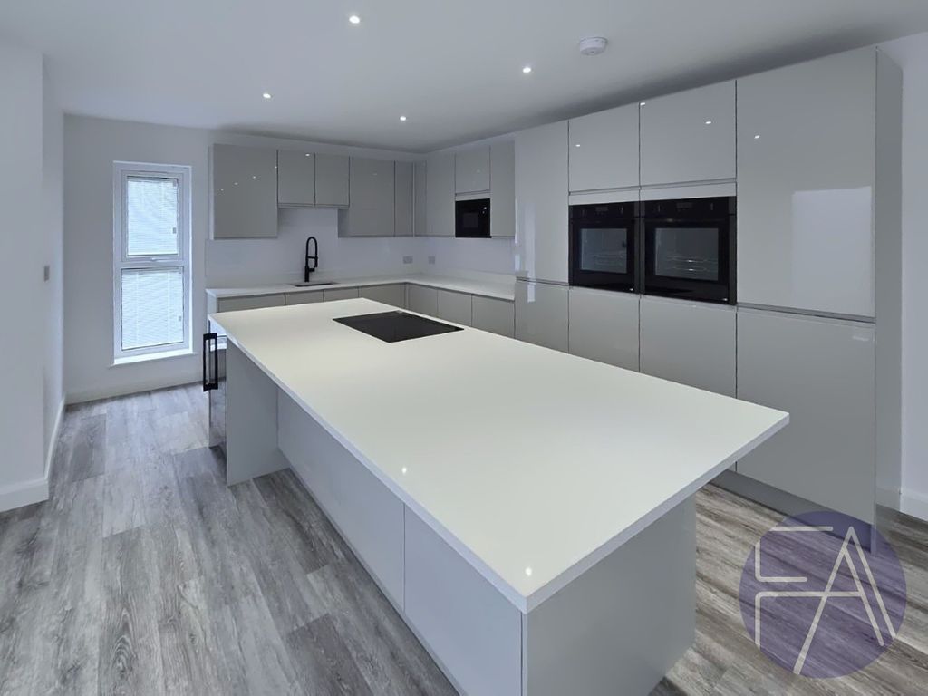 Property photo 3 of 45 4693983