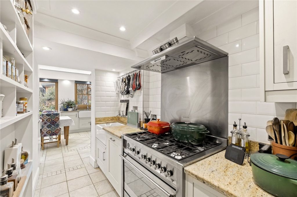 Property photo 3 of 15 Kitchen