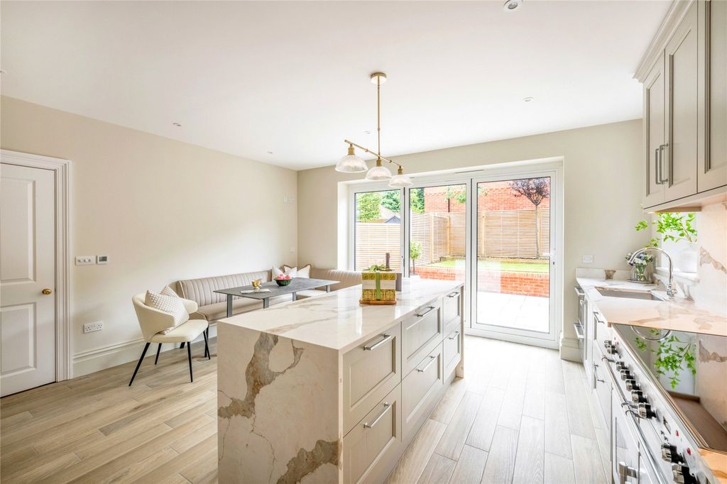 Property photo 3 of 22 Kitchen Dining Room