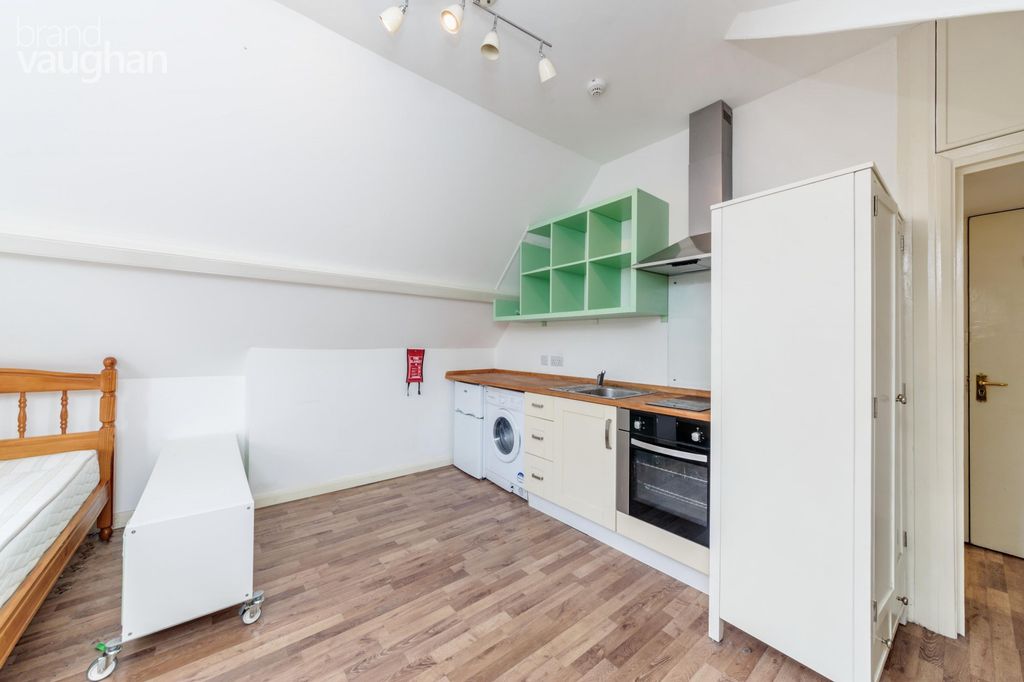 Property photo 3 of 4 Kitchen