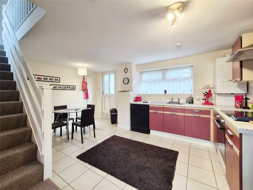 Property photo 2 of 14 Picture No. 17