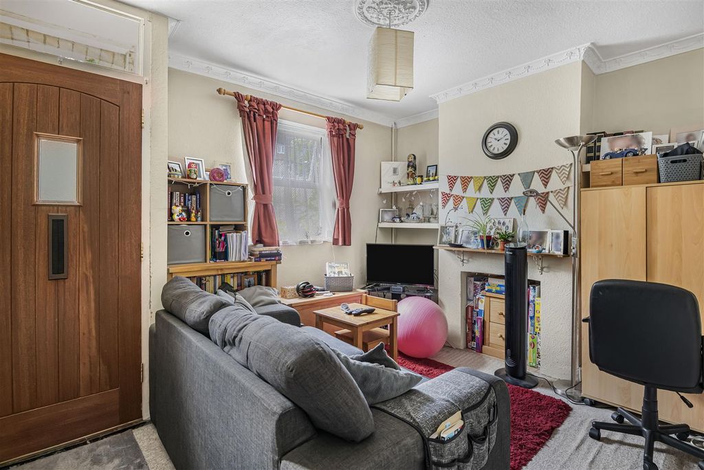 Property photo 3 of 8