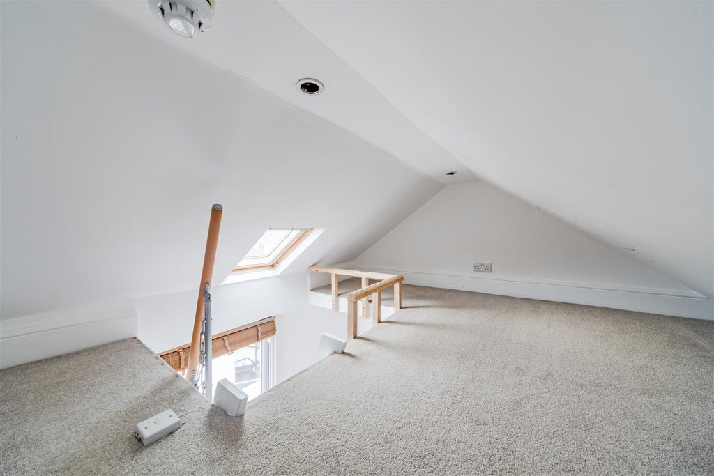 Property photo 3 of 6 Mezzanine