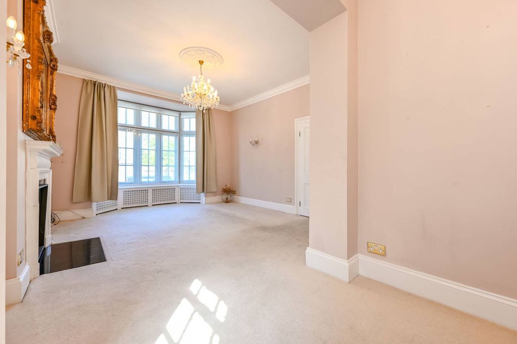 Property photo 3 of 48