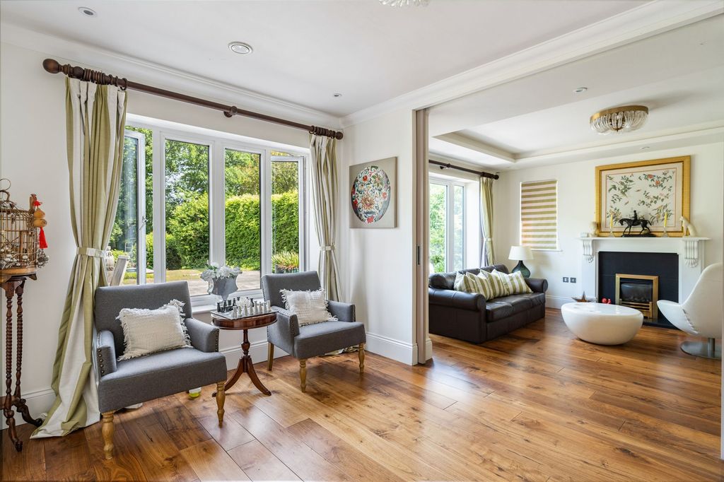 Property photo 2 of 33