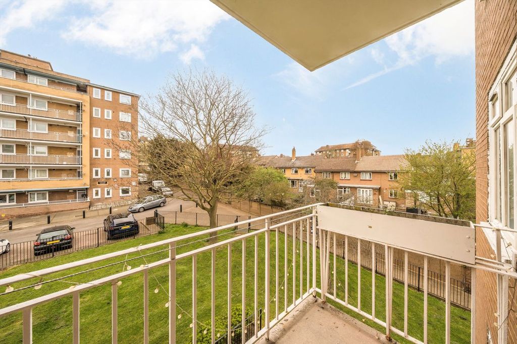 Property photo 3 of 6