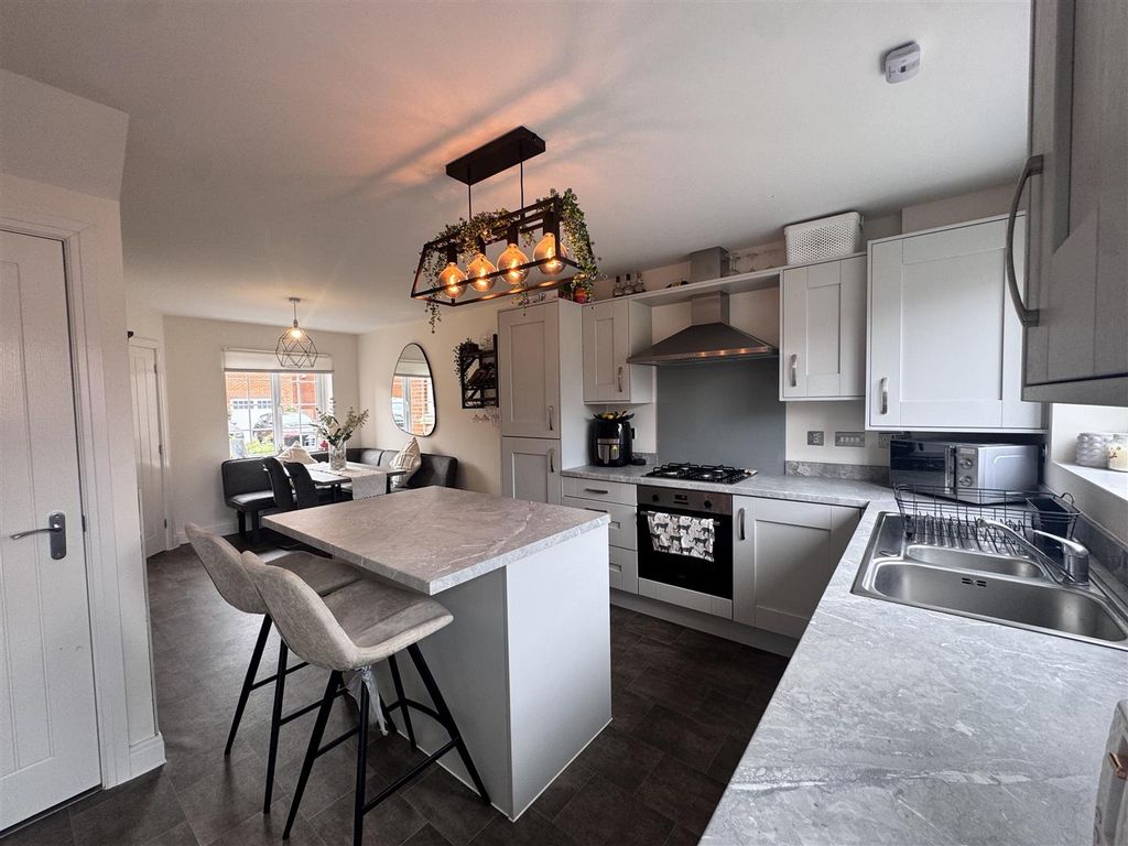 Property photo 3 of 20 Open Plan Kitchen &amp; Dining